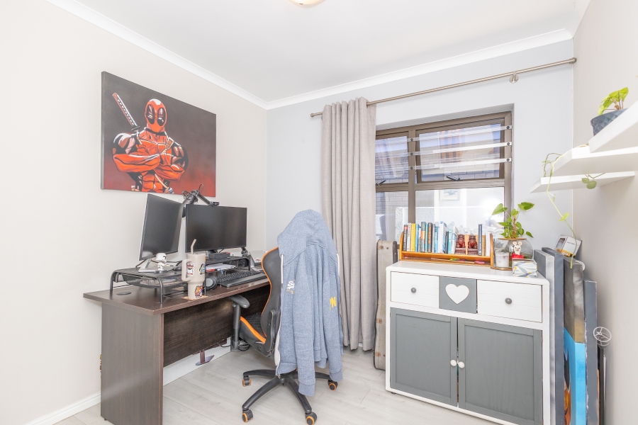 3 Bedroom Property for Sale in Normandie Western Cape